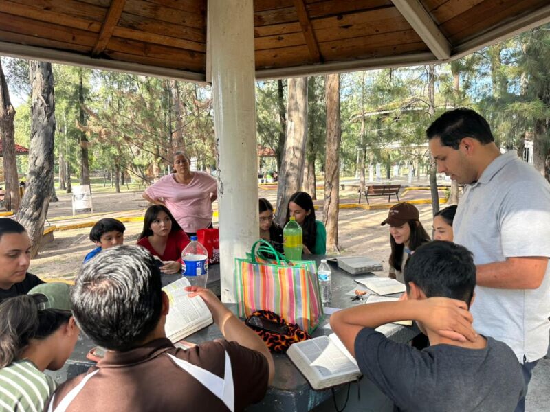 FBMI Missionaries Arturo & Ismerai Garza Prayer Letter Picture